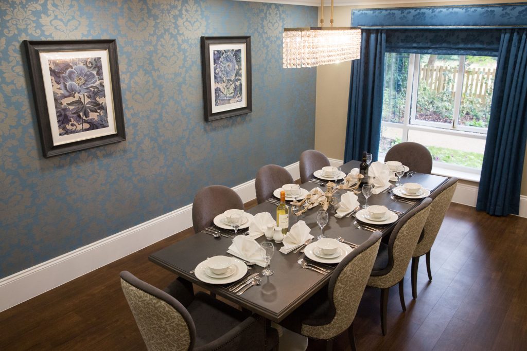 Cuffley Manor Care home in Potters bar Hertfordshire Dinning Area