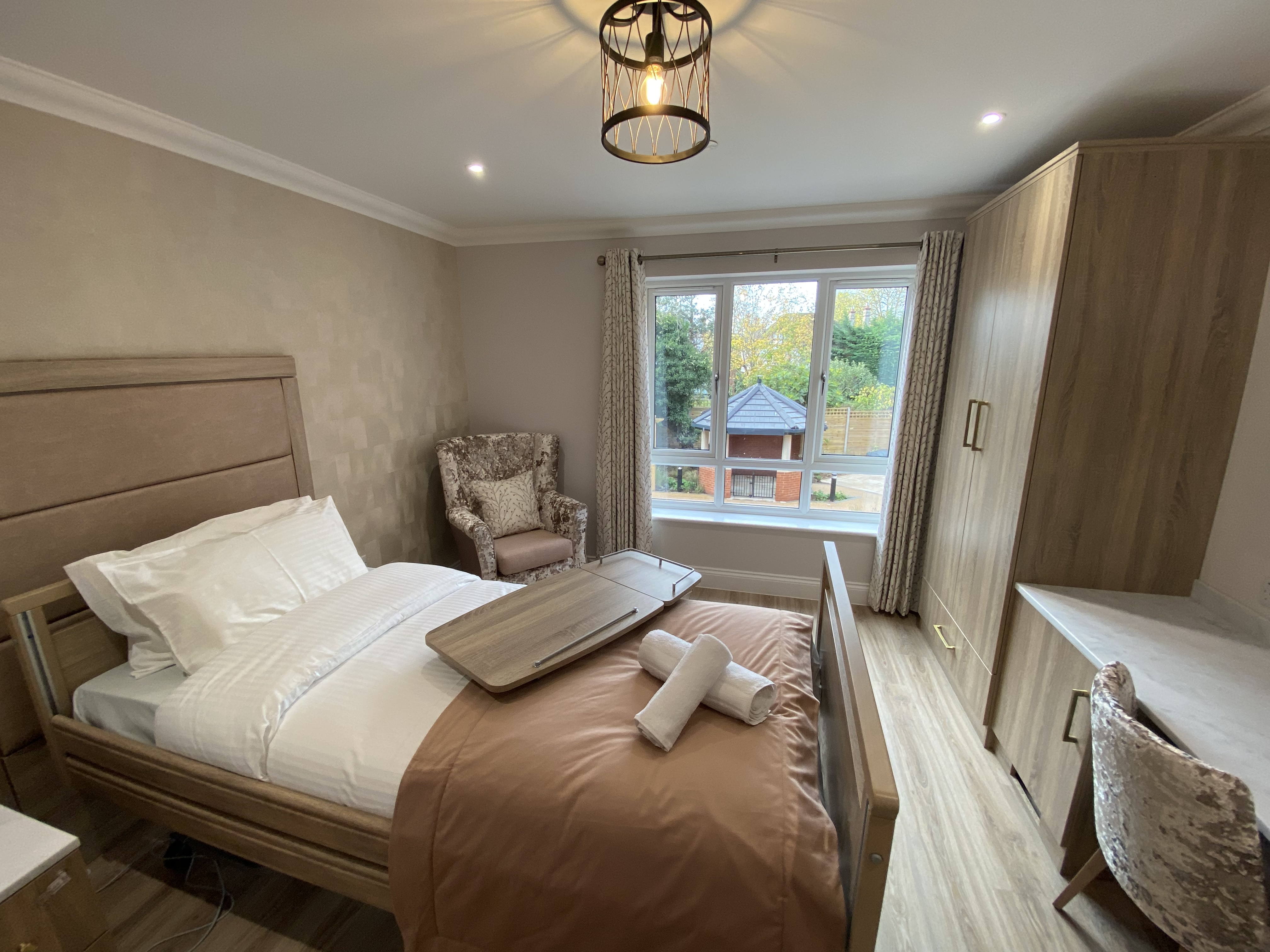 Kailash Manor Luxury Room Care Home Pinner