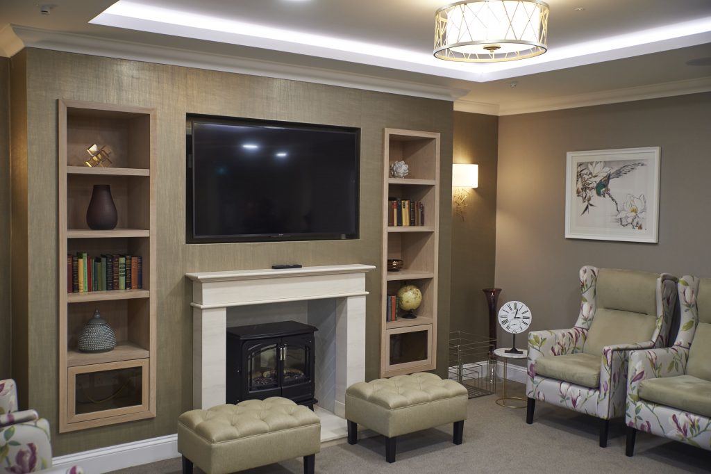 Candlewood House near Enfield - Communal lounge - TLC Care