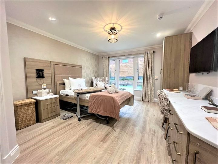 Kailash Manor near Enfield - Bedroom - TLC Care
